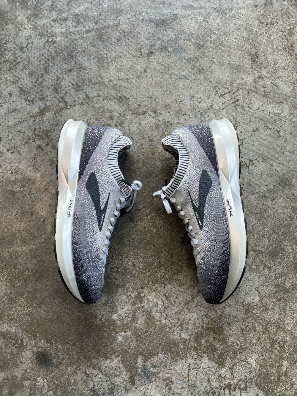 Brooks Levitate 2 Grey Knit DNA AMP Running Shoes Sneakers Women’s Size